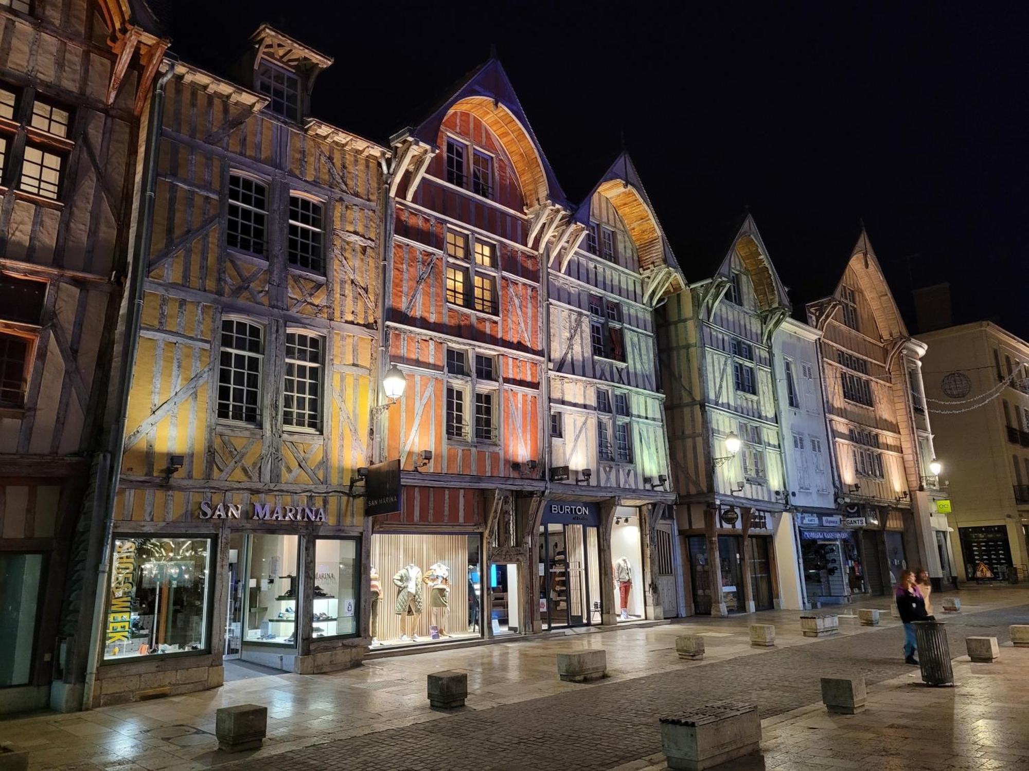 Le Petit Bouchon De Troyes Classe 3 Etoiles Eksteriør bilde